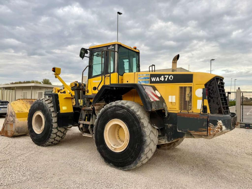 Komatsu WA470-5 Photo 3