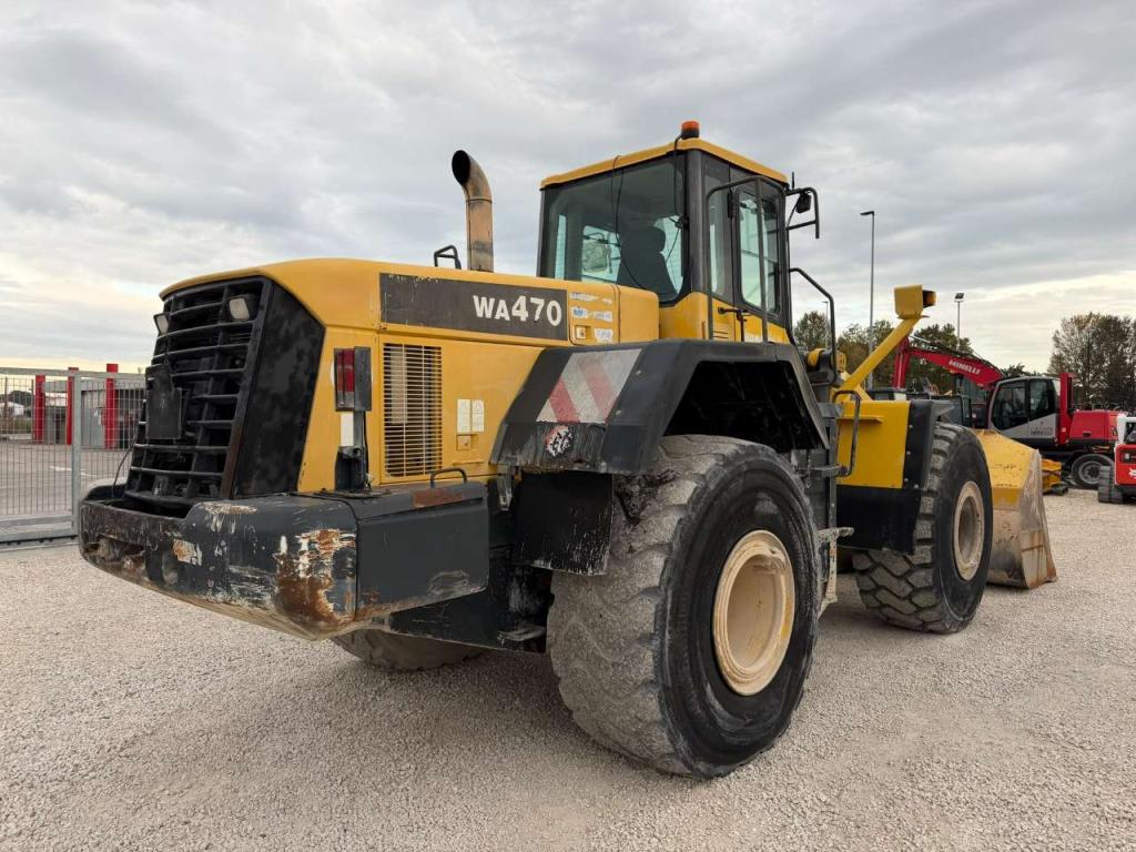 Komatsu WA470-5 Photo 4