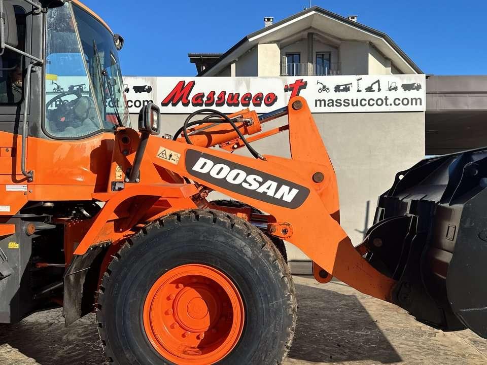 Doosan DL250 Photo 4