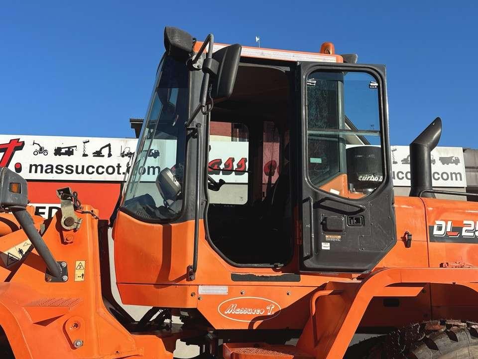Doosan DL250 Photo 9