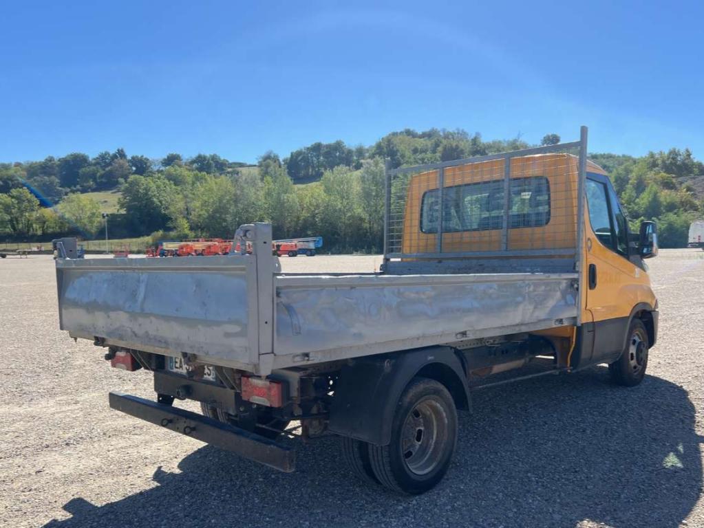 Iveco DAILY 35-130 Photo 9