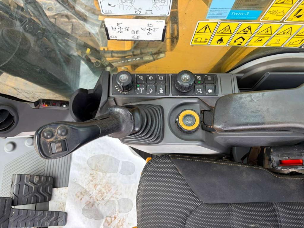 Caterpillar 330 07A Photo 25