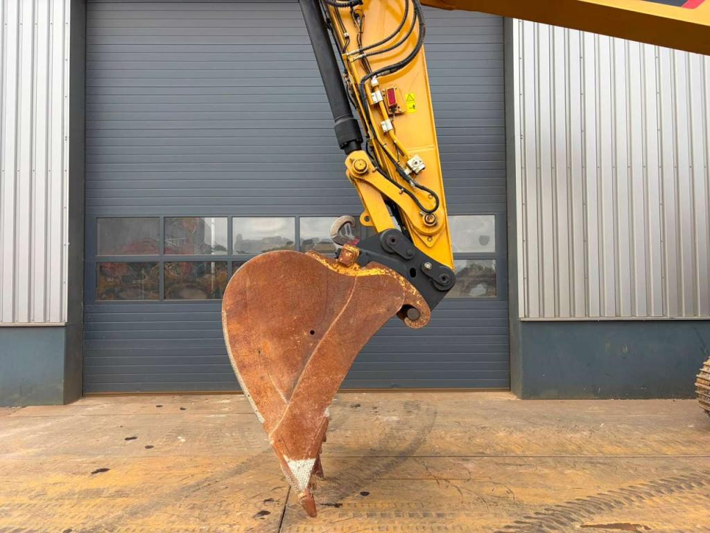 Caterpillar 330 07A Photo 9