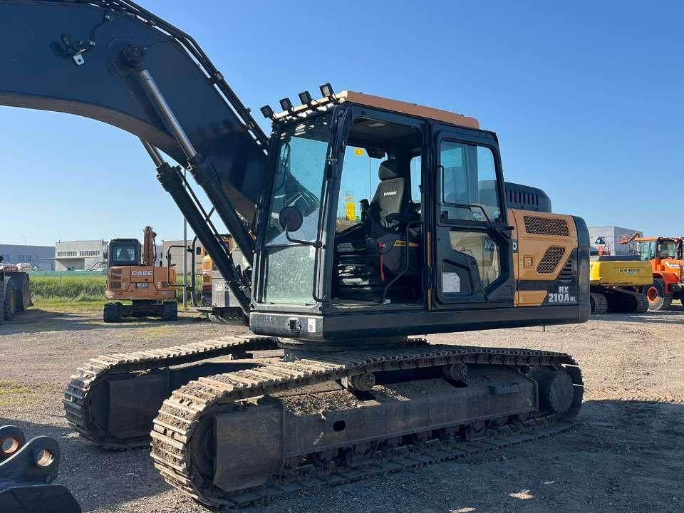 Hyundai HX 210ANL Photo 1