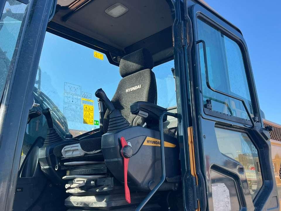 Hyundai HX 210ANL Photo 3