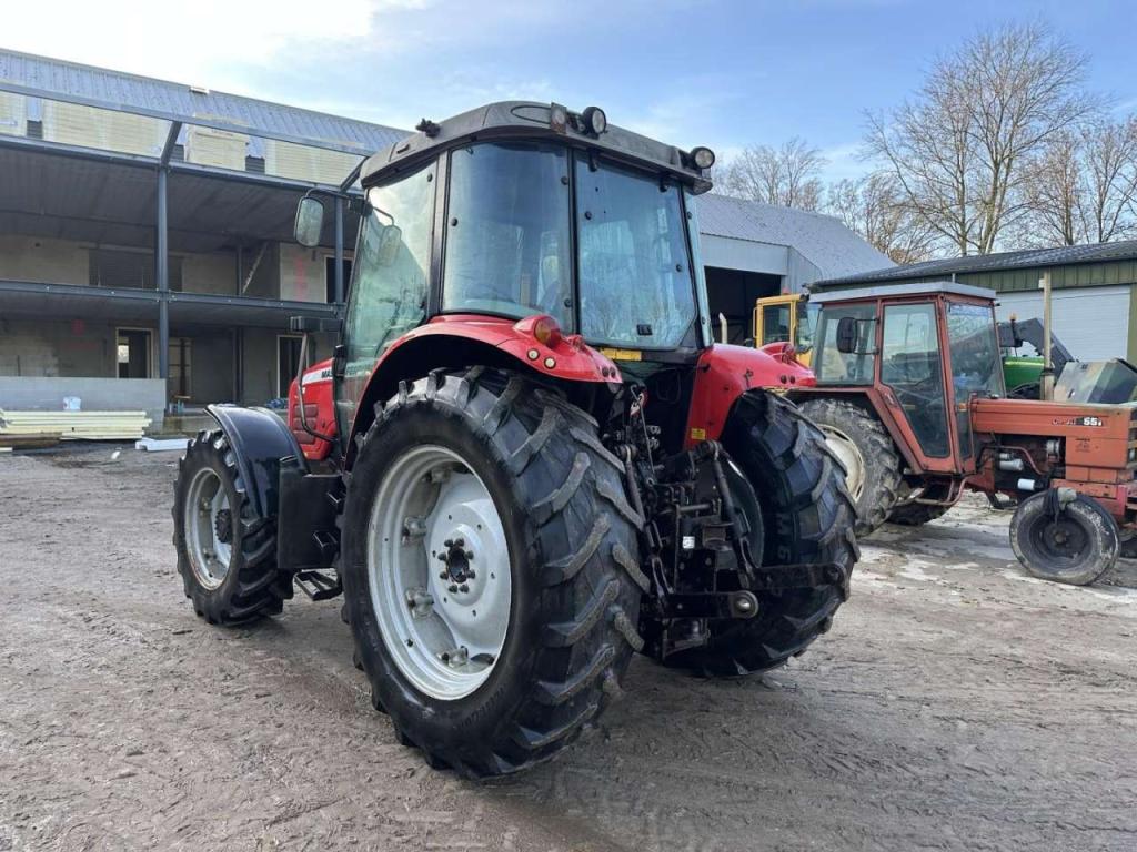 Massey Ferguson 5445 Photo 3