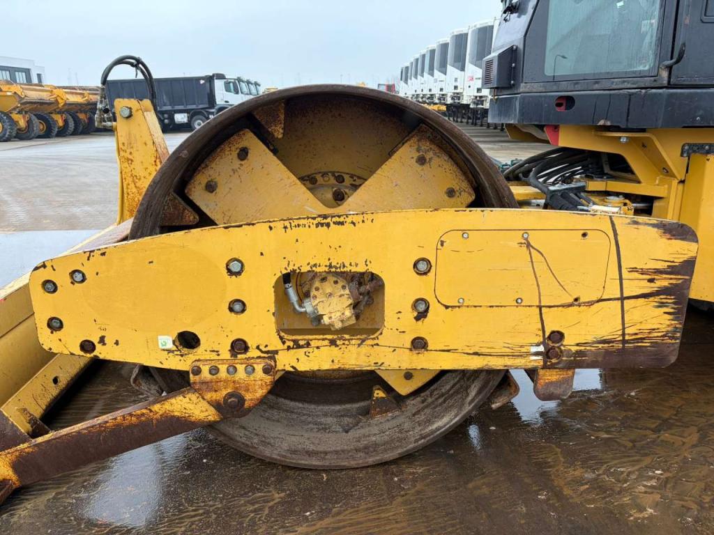 Caterpillar CS563E Photo 11