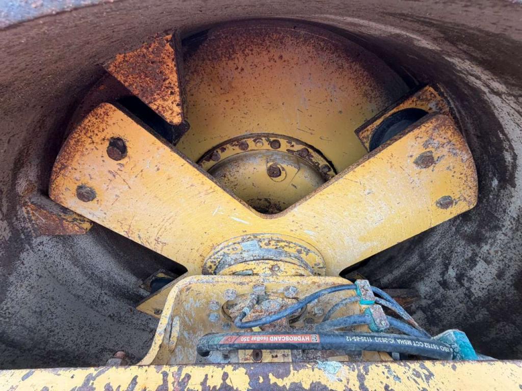 Caterpillar CS563E Photo 14