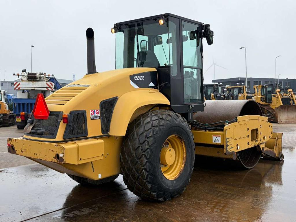 Caterpillar CS563E Photo 5