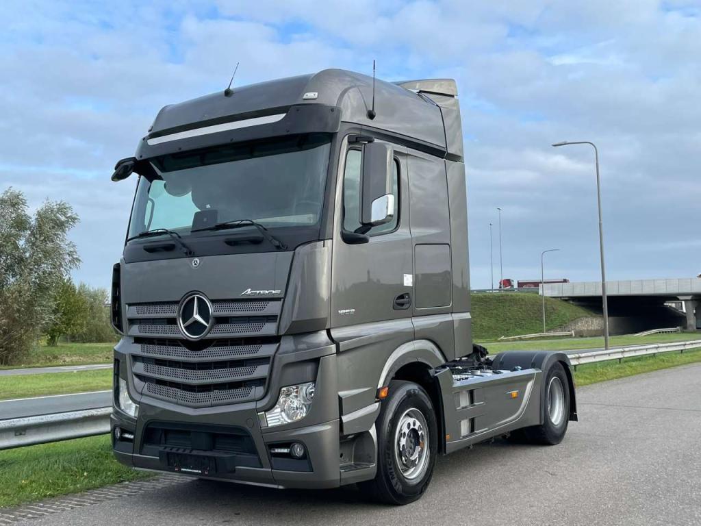 Mercedes-Benz ACTROS 1853 LS 4X2 Photo 1