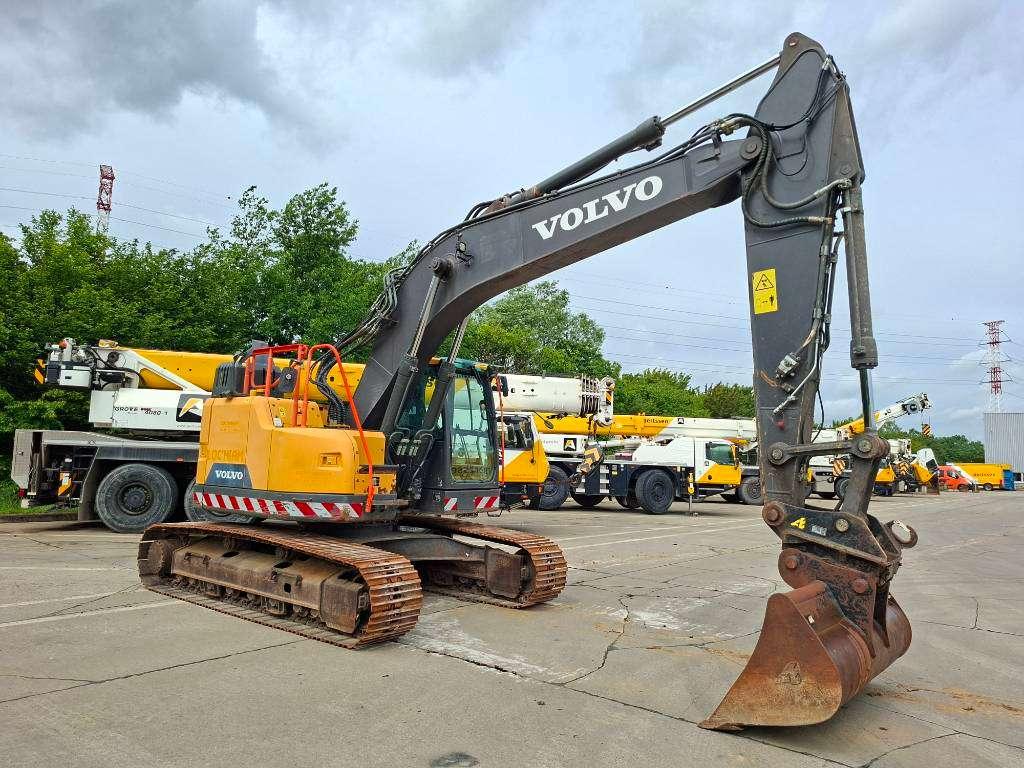 Volvo ECR235EL (+3 Buckets) Photo 3