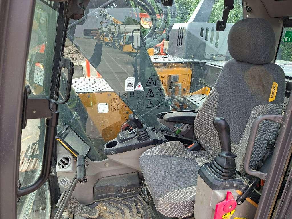 Volvo ECR235EL (+3 Buckets) Photo 8