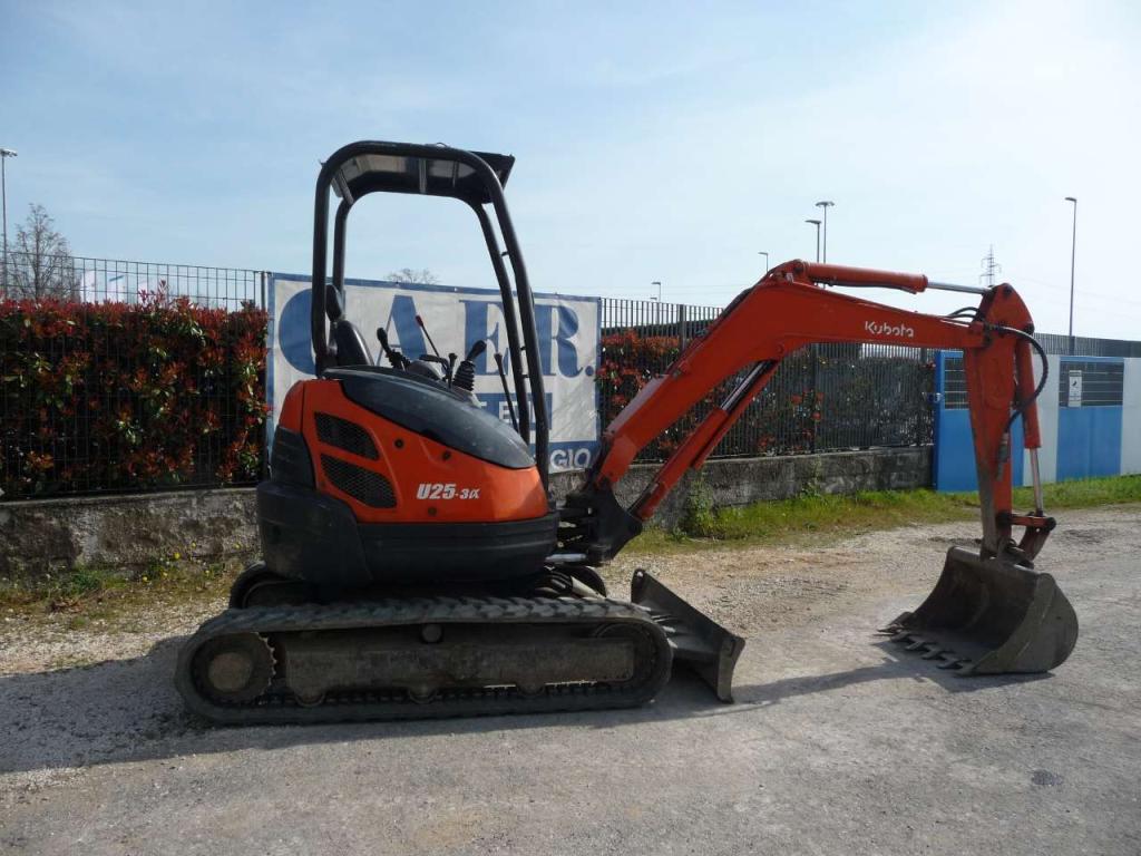 Kubota U 25-3 Photo 2