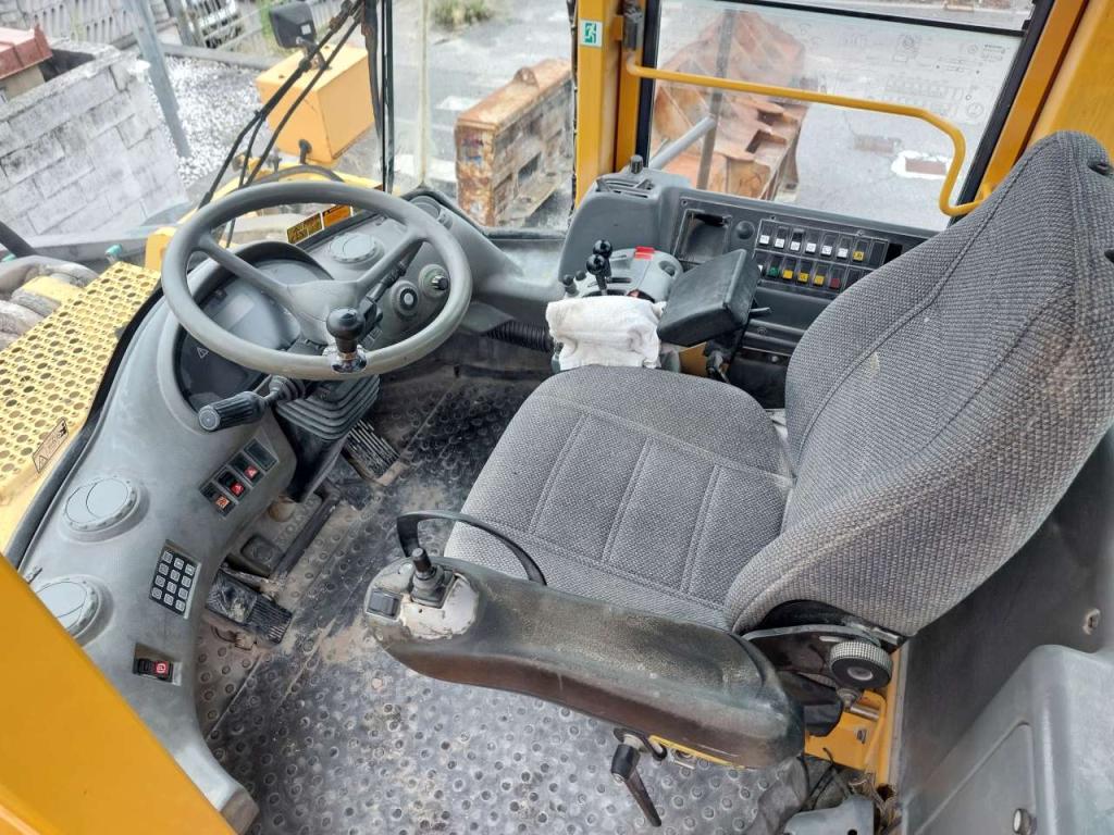 Volvo L330E Photo 5