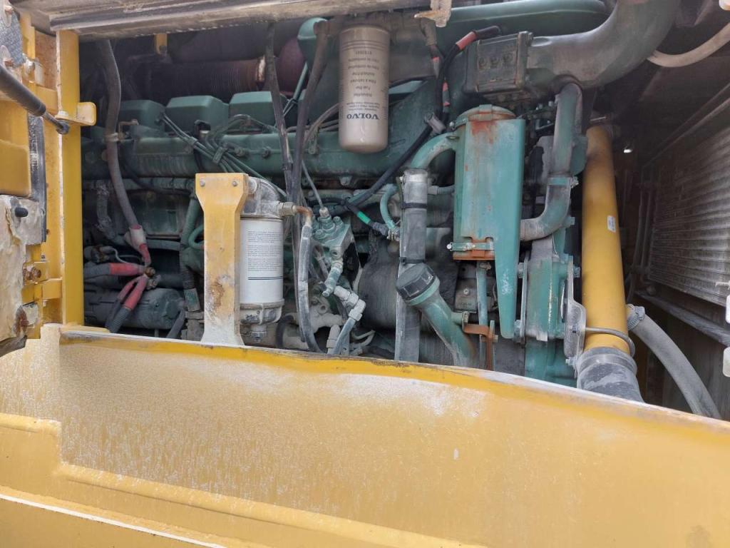 Volvo L330E Photo 8
