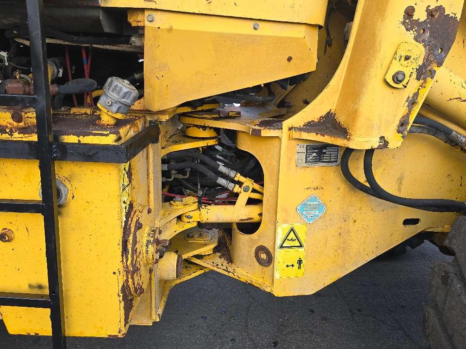 Komatsu WA 180-3 Photo 8