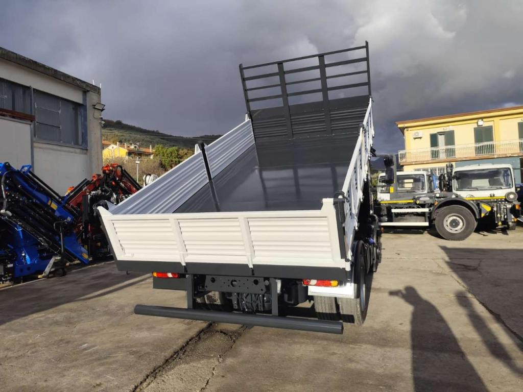 Iveco EUROCARGO 120-190L Photo 21