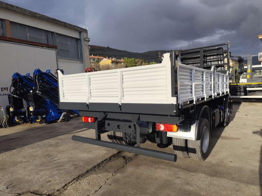 Iveco EUROCARGO 120-190L Photo 4