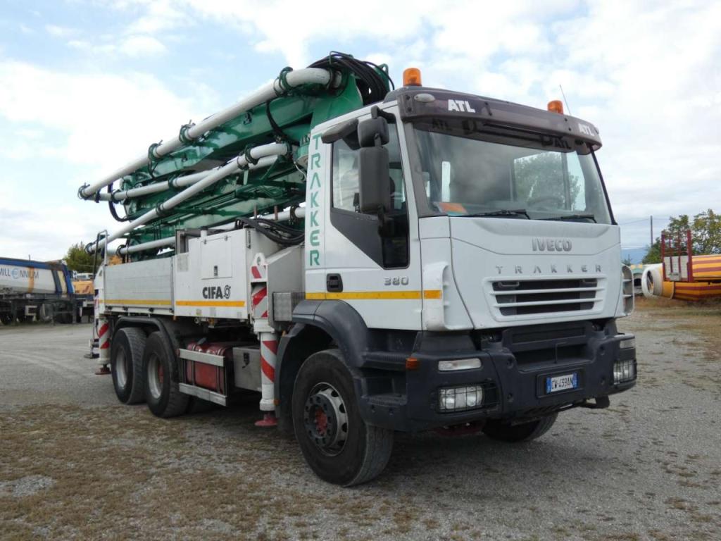 Iveco TRAKKER 380 Photo 3
