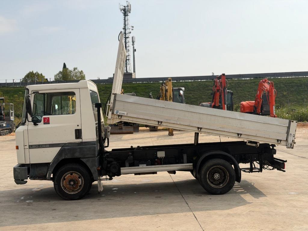 Nissan L50.099 Photo 4