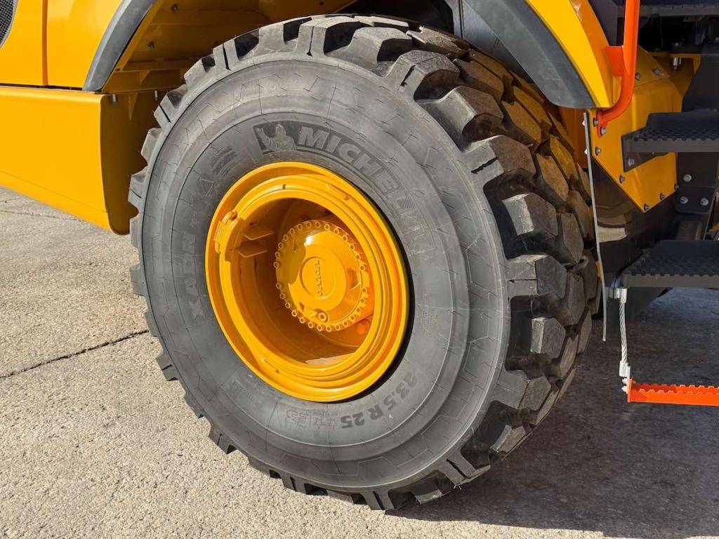 Volvo A30G Photo 10