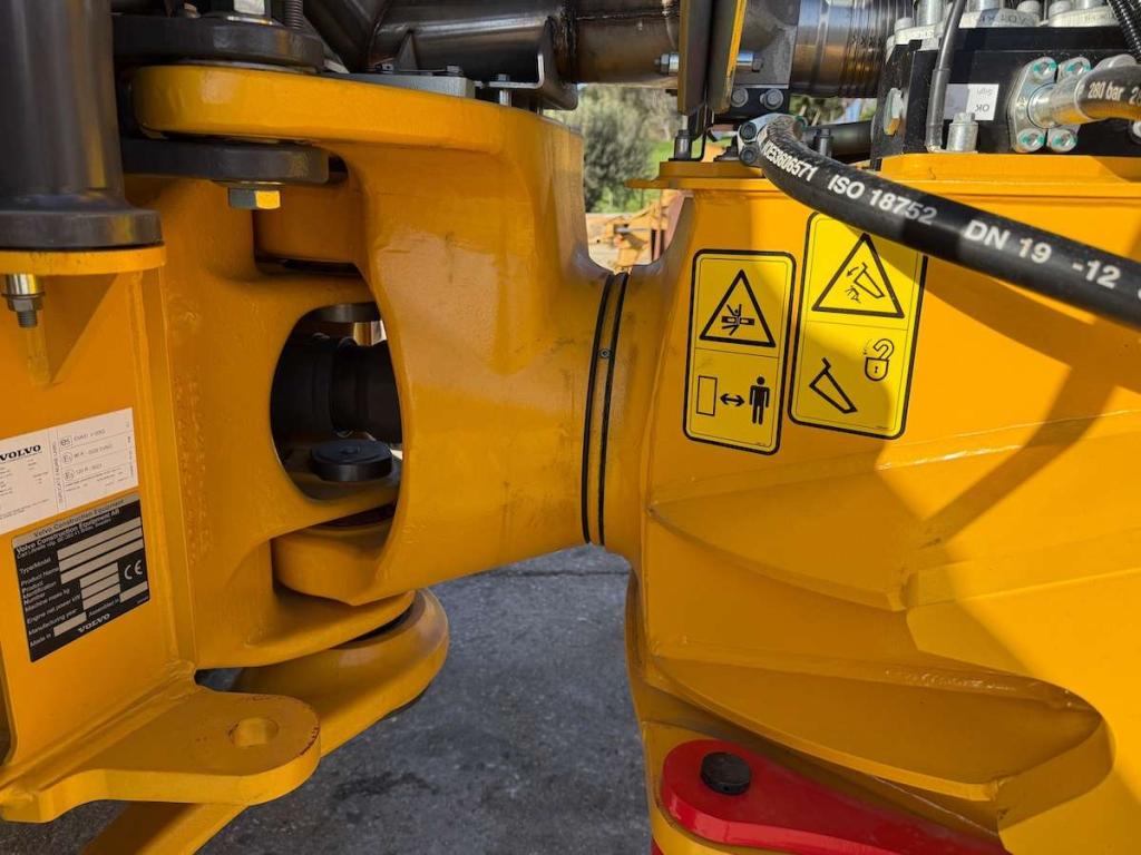 Volvo A30G Photo 14