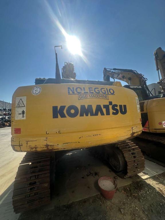 Komatsu PC180 Photo 2