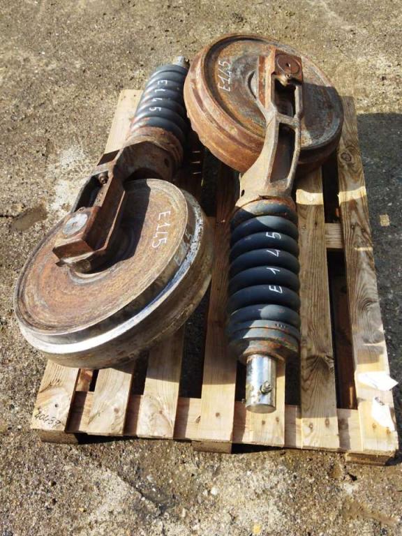 Roue folle pour New Holland E 145 Photo 2