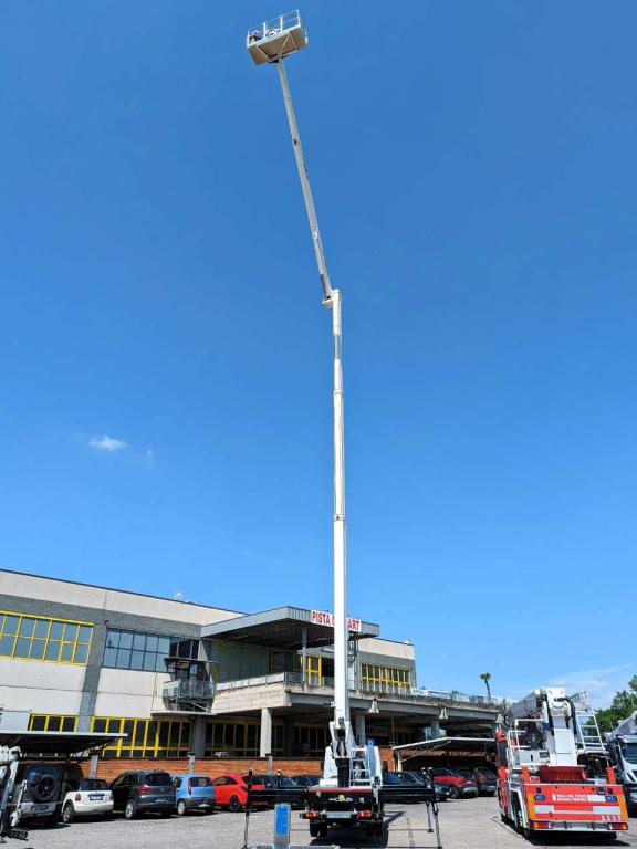 Cela Truck DT37 Photo 11