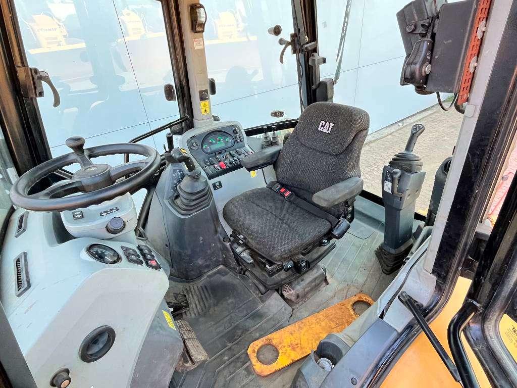 Caterpillar 444F2 - Telescopic Boom / 4WS / Hammer Lines Photo 7
