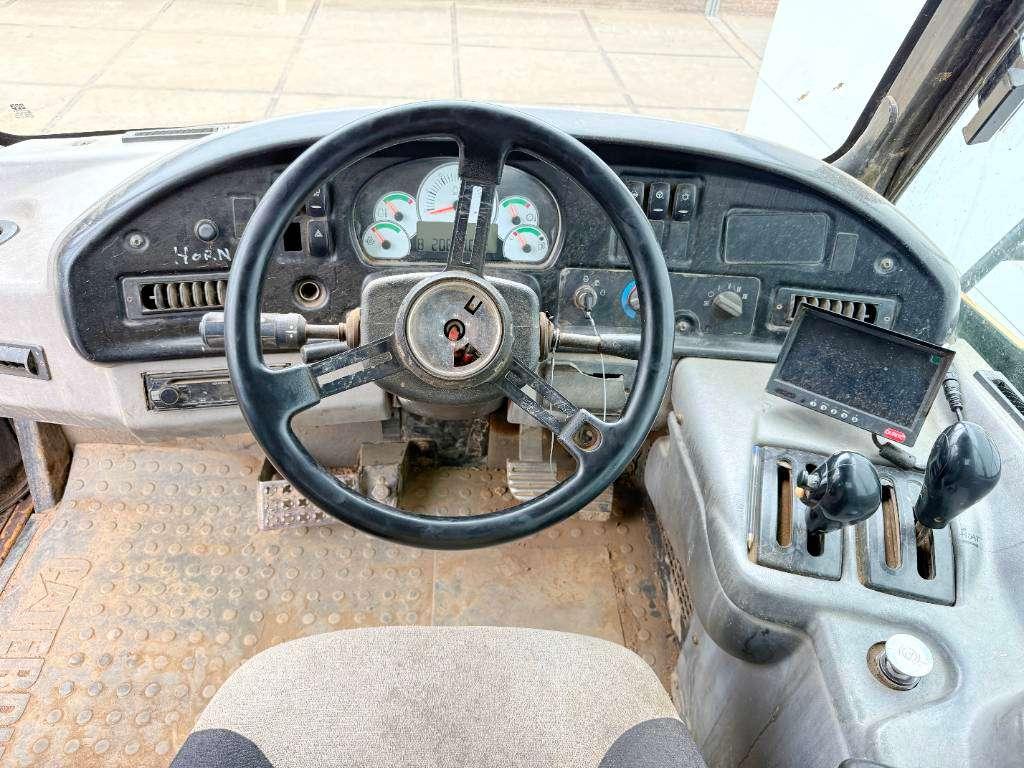 Caterpillar 725 - Automatic Greasing / Body Heating Photo 10