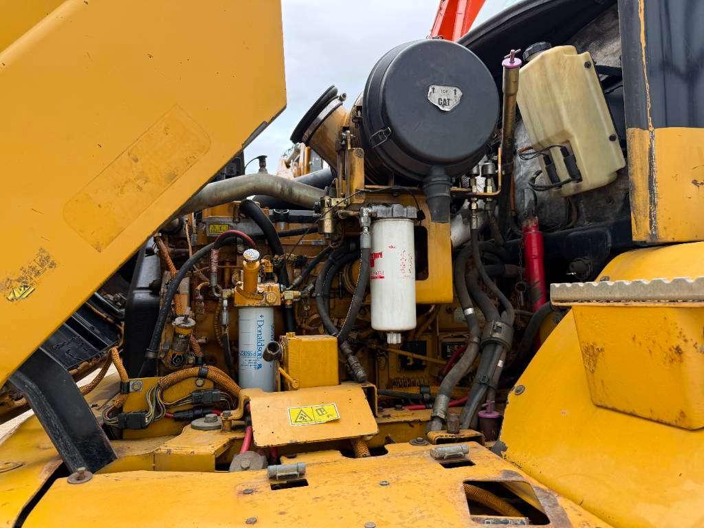 Caterpillar 725 - Automatic Greasing / Body Heating Photo 28