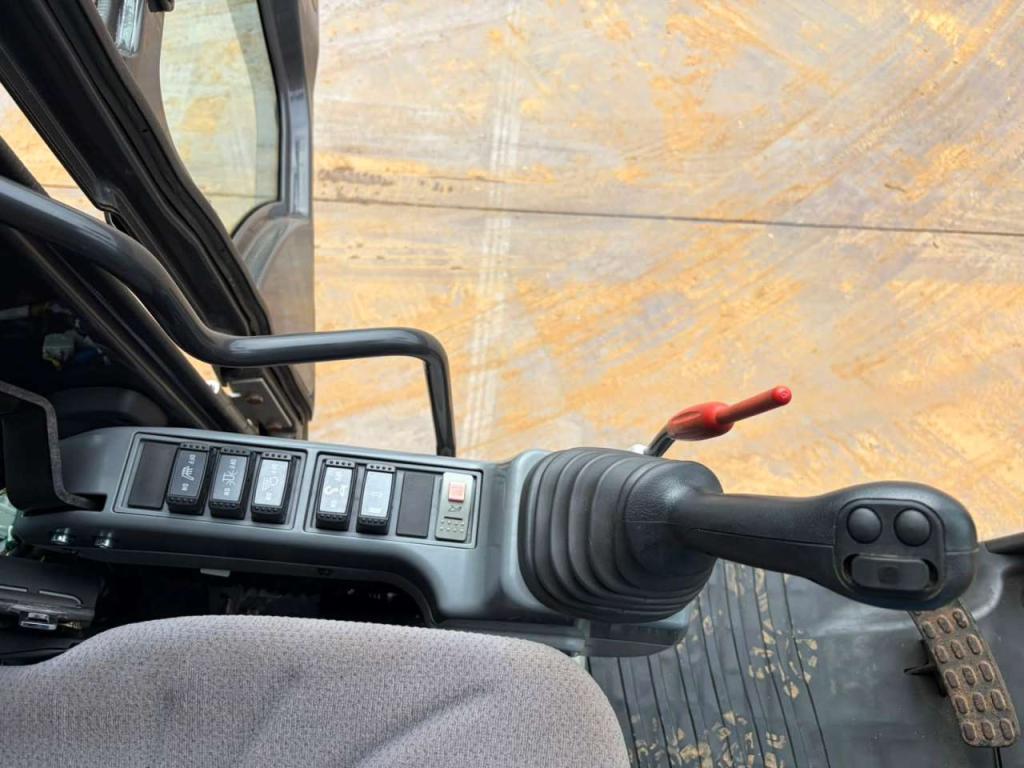 Hitachi ZX300LCN-6 Photo 24