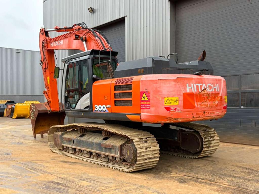 Hitachi ZX300LCN-6 Photo 3