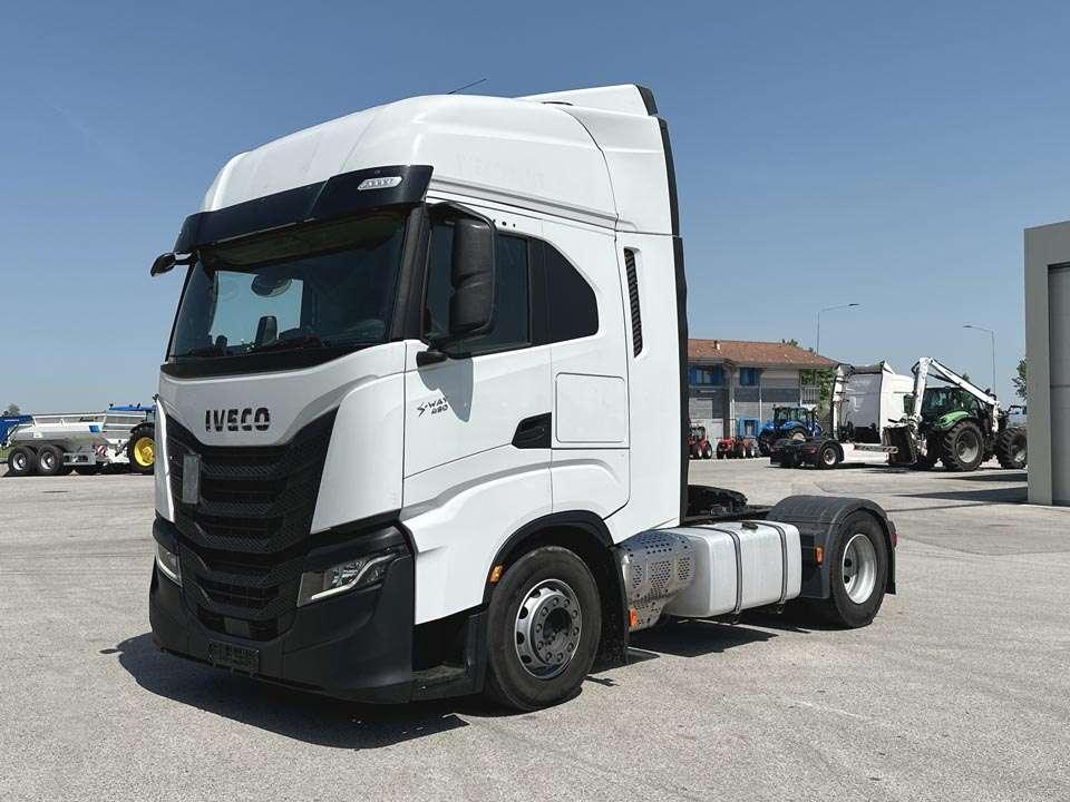 Iveco S-WAY 490 4x2 Photo 1