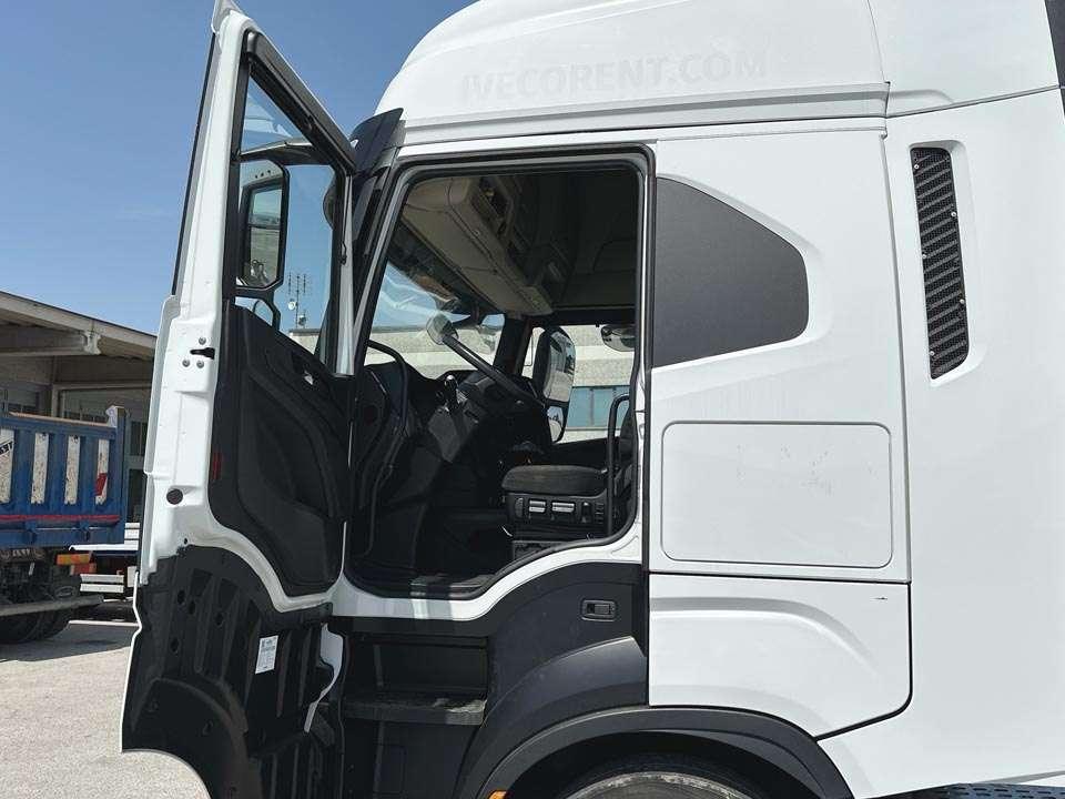 Iveco S-WAY 490 4x2 Photo 12