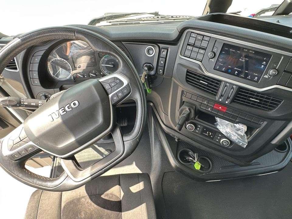 Iveco S-WAY 490 4x2 Photo 18