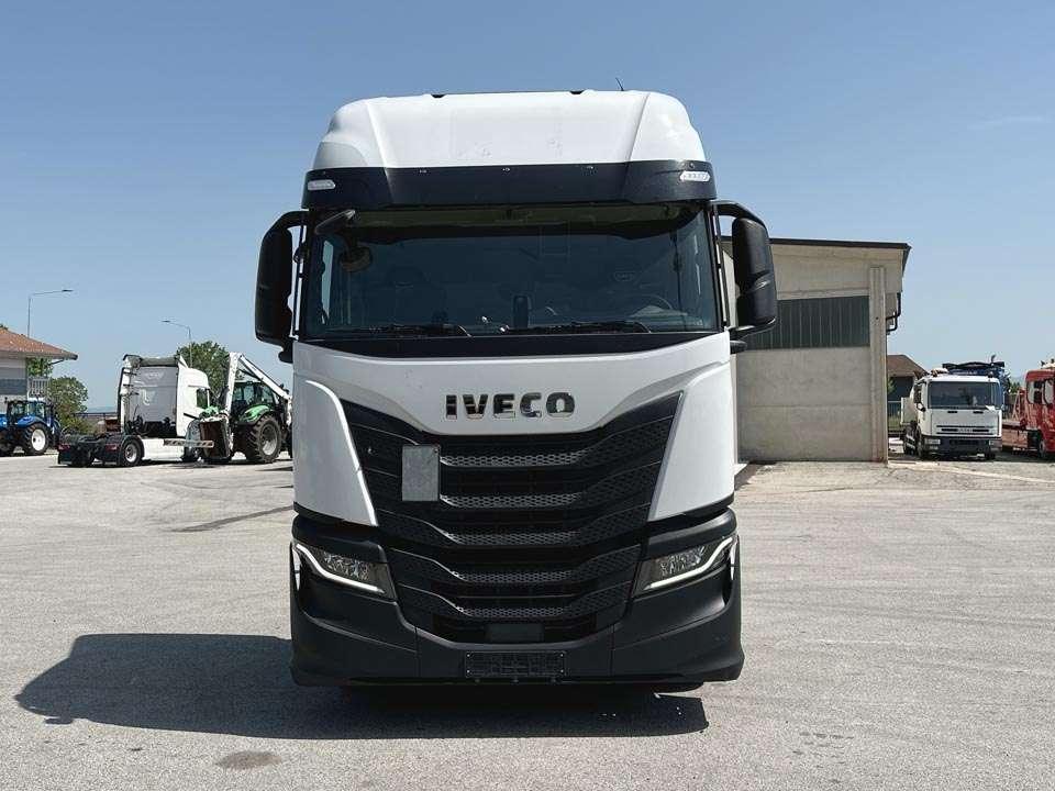 Iveco S-WAY 490 4x2 Photo 20