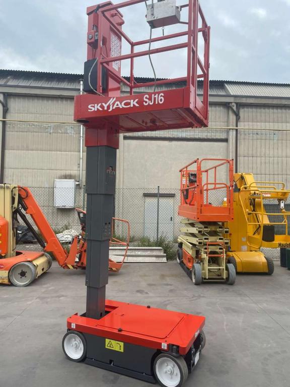 SkyJack SJ16 Photo 10