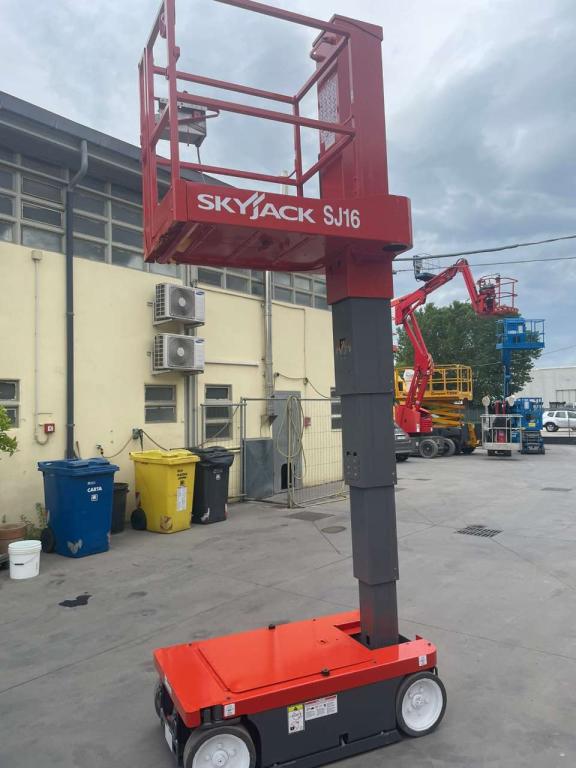 SkyJack SJ16 Photo 17