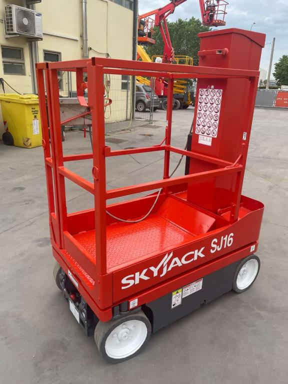 SkyJack SJ16 Photo 3