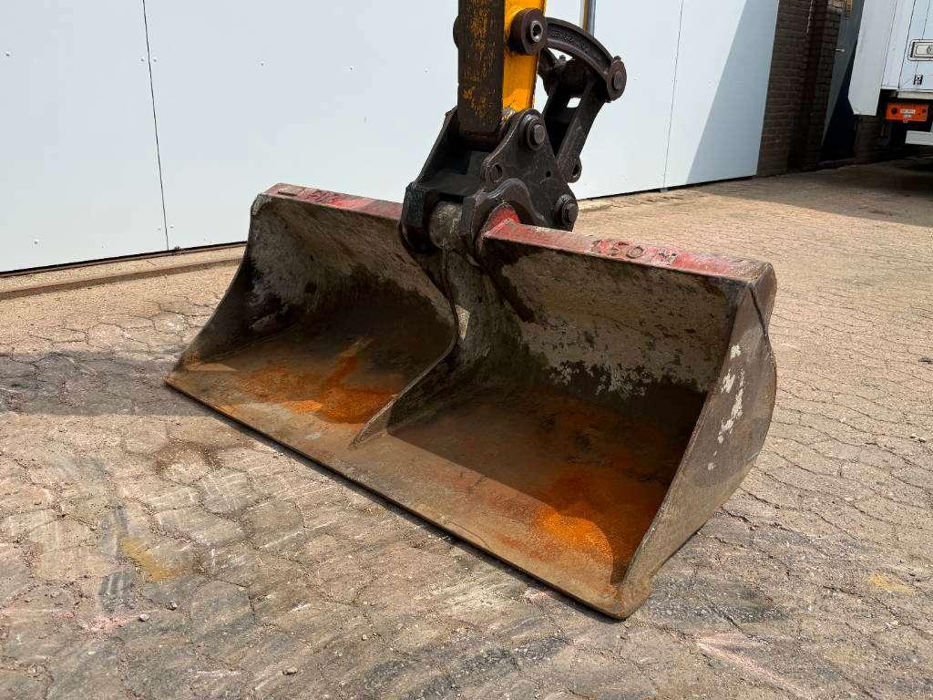 JCB 48Z-1 - Hammer Lines / Quick Coupler Photo 14