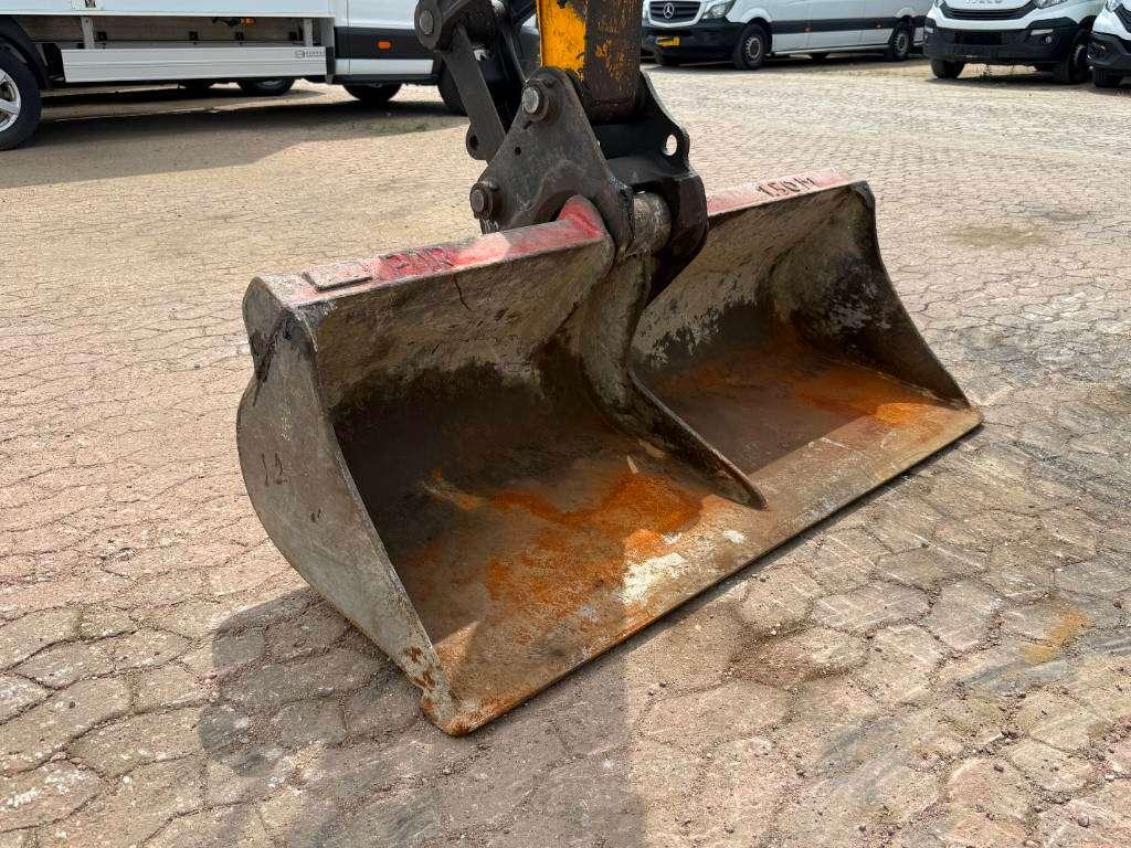 JCB 48Z-1 - Hammer Lines / Quick Coupler Photo 15