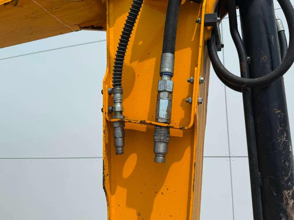 JCB 48Z-1 - Hammer Lines / Quick Coupler Photo 17