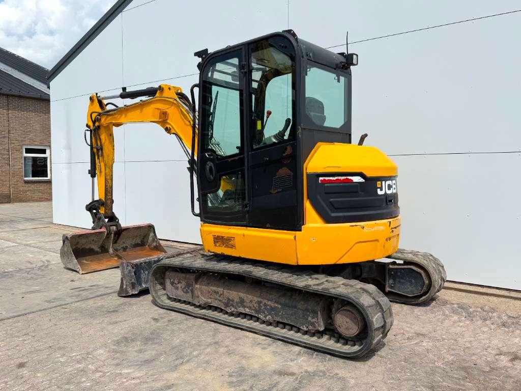 JCB 48Z-1 - Hammer Lines / Quick Coupler Photo 3