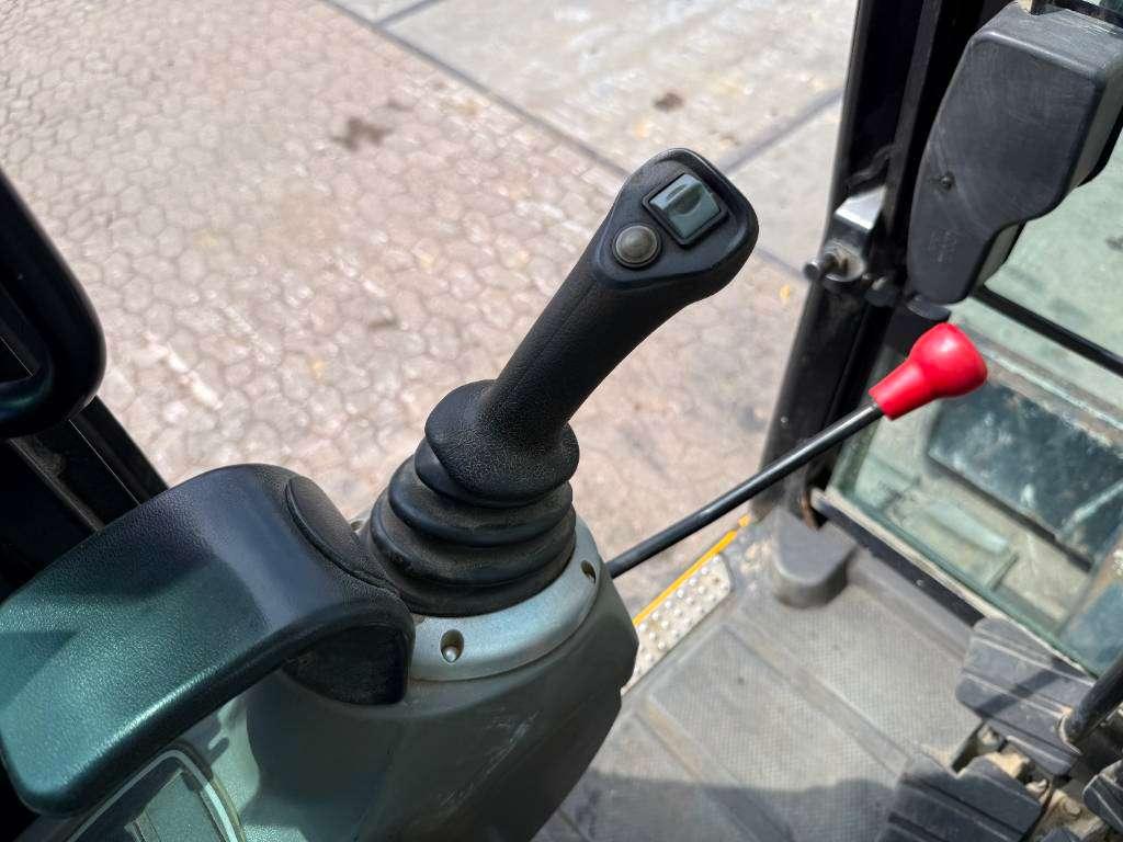 JCB 48Z-1 - Hammer Lines / Quick Coupler Photo 9