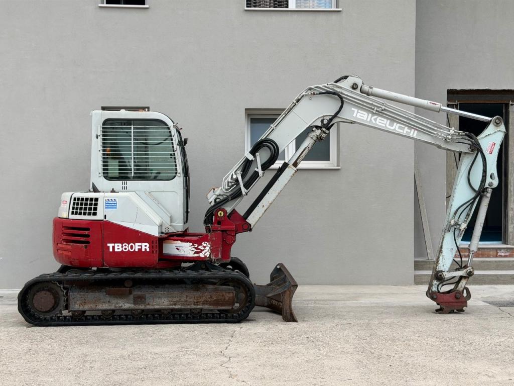 Takeuchi TB80 FR Photo 1