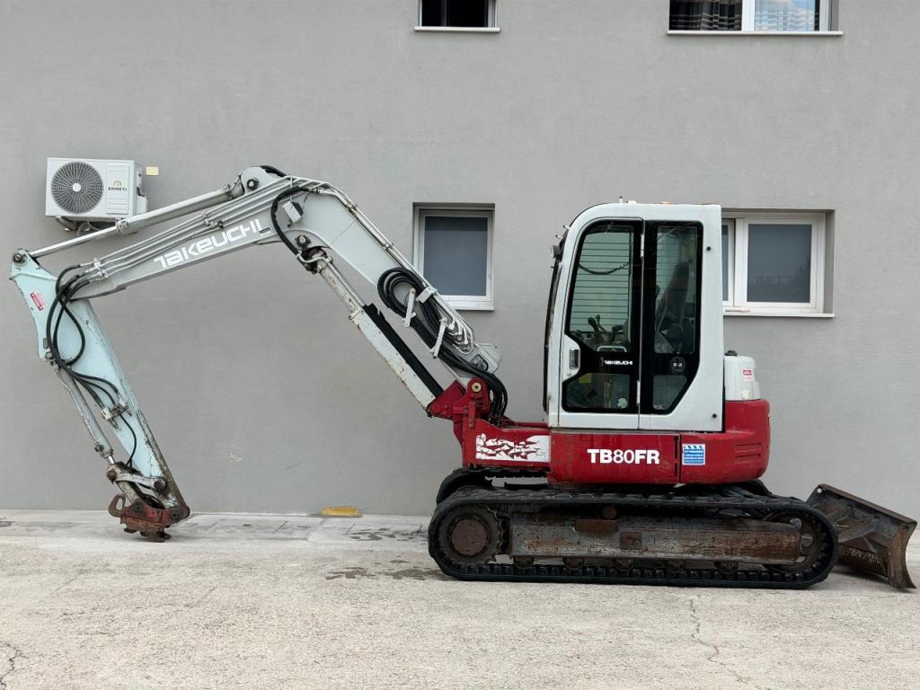 Takeuchi TB80 FR Photo 4
