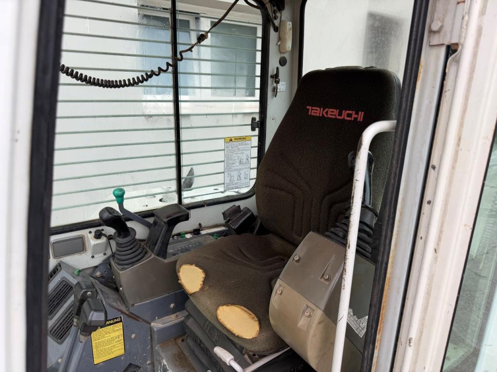 Takeuchi TB80 FR Photo 7