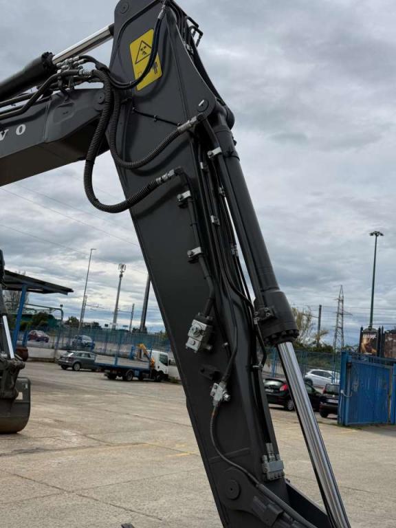 Volvo ECR145FL5 Photo 26